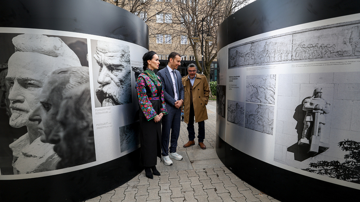 Στο κέντρο της Σόφιας εγκαινιάστηκε η έκθεση «Στα ίχνη του Μιχάιλο Παραστσούκ» 