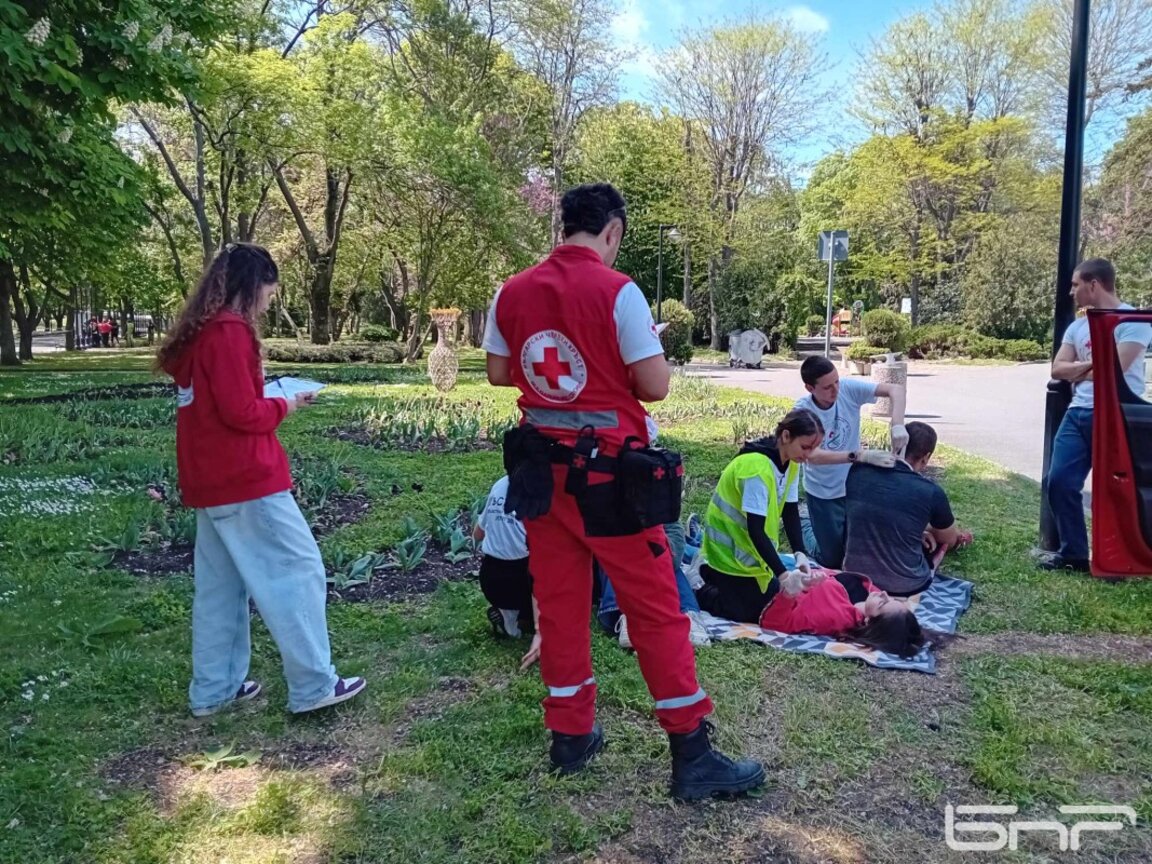 Ученици демонстрираха умения за оказване на първа помощ в Бургас