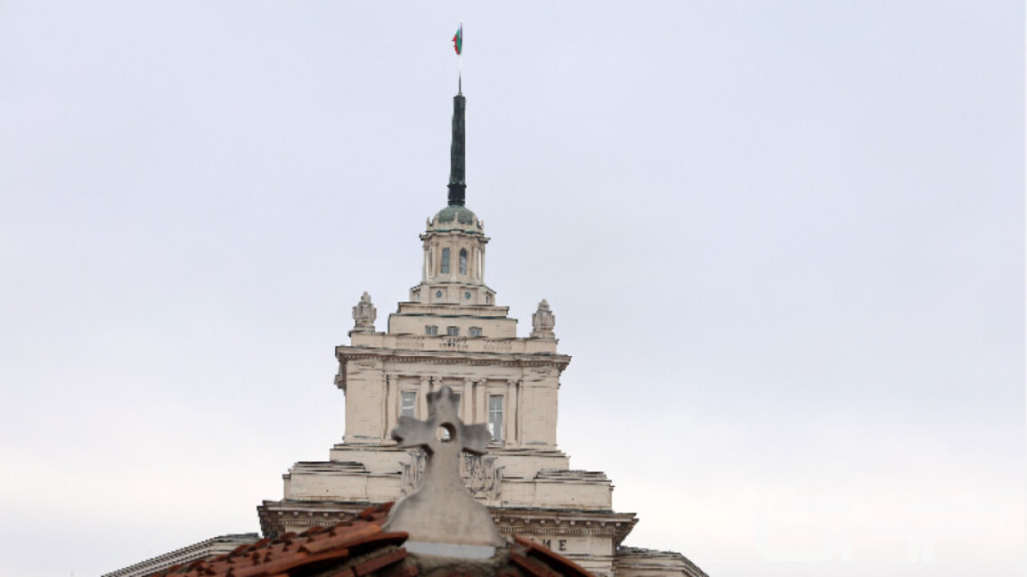 Два законопроекта за модернизацията на армията приема НС