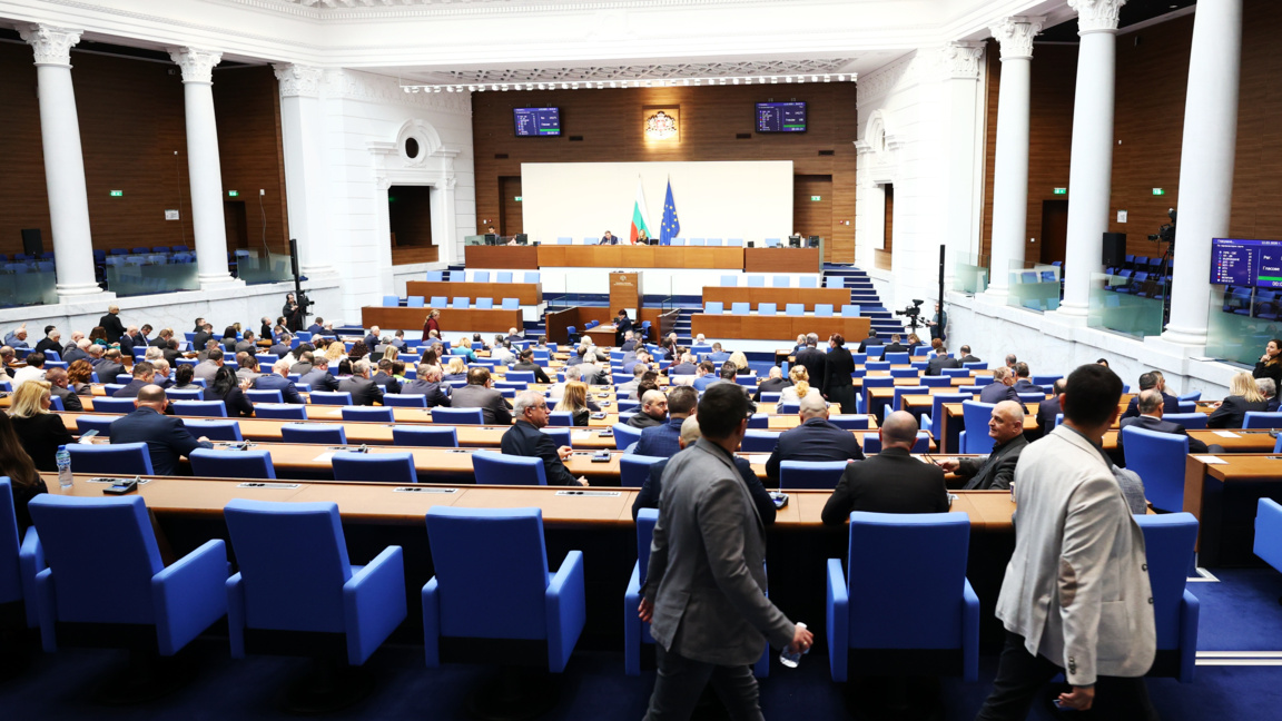 Депутатите промениха дневния си ред, изслушването на Трайков – последна точка