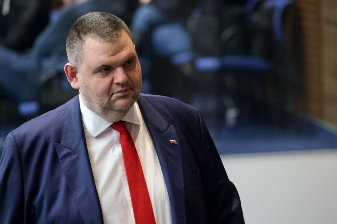 Пеевски: Чакъров се прибра, „номадите“ останаха без посока