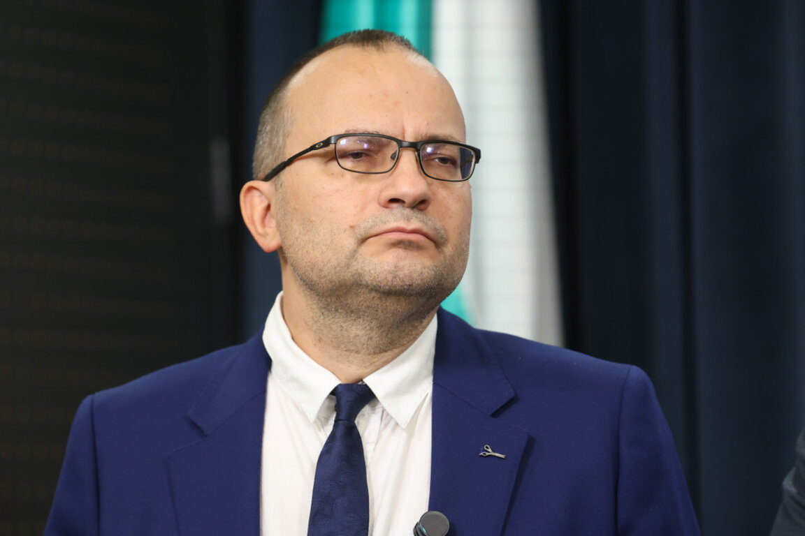Мартин Димитров: Кабинетът действа хаотично за горивата, с бюджета вървим по опасна плоскост