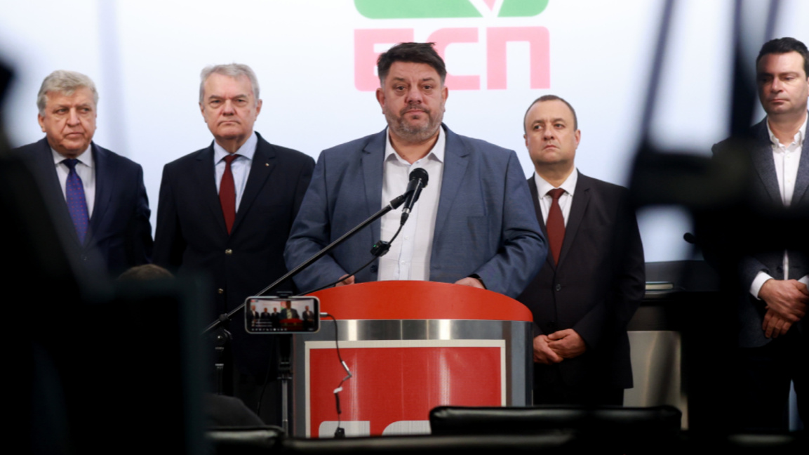 Исполнительное бюро БСП подает в отставку, председатель – нет