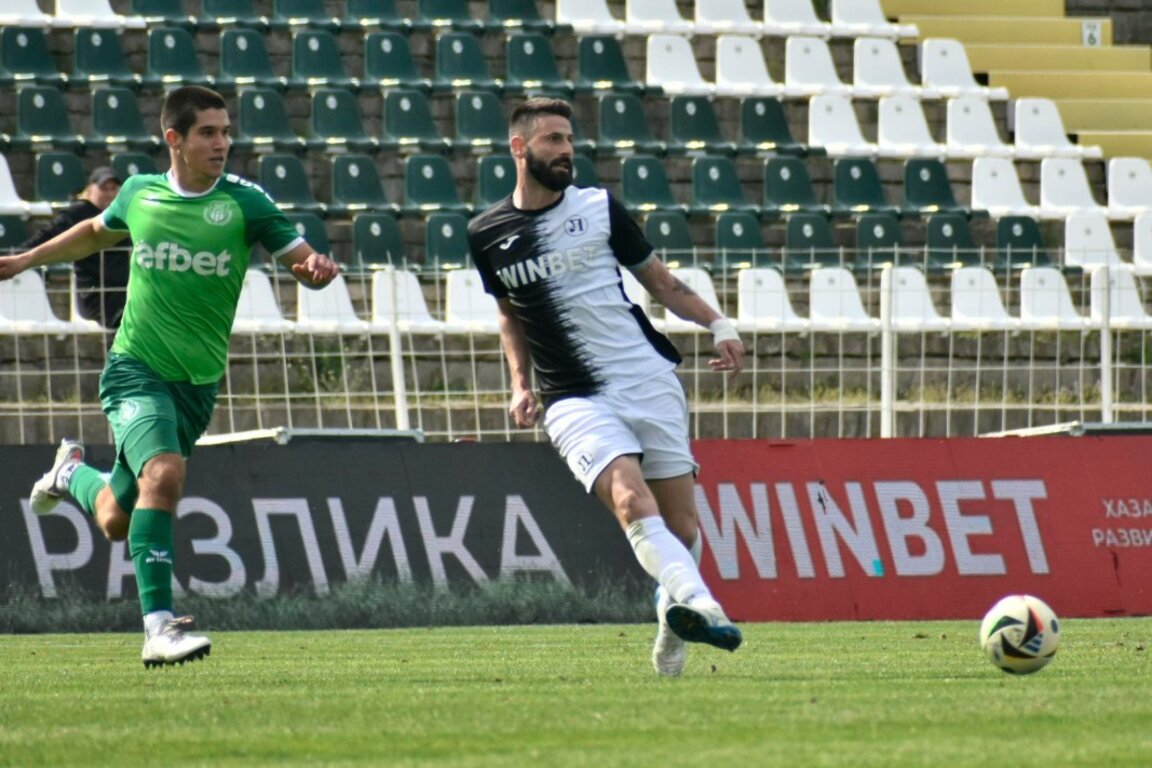 Хебър и Локомотив (Пд) завършиха 0:0
