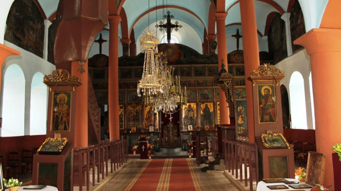 Събират дарения за храма