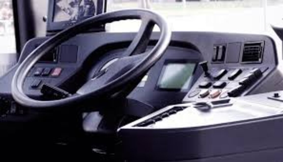 Автобус тръгна без шофьор на автогарата в Хисар