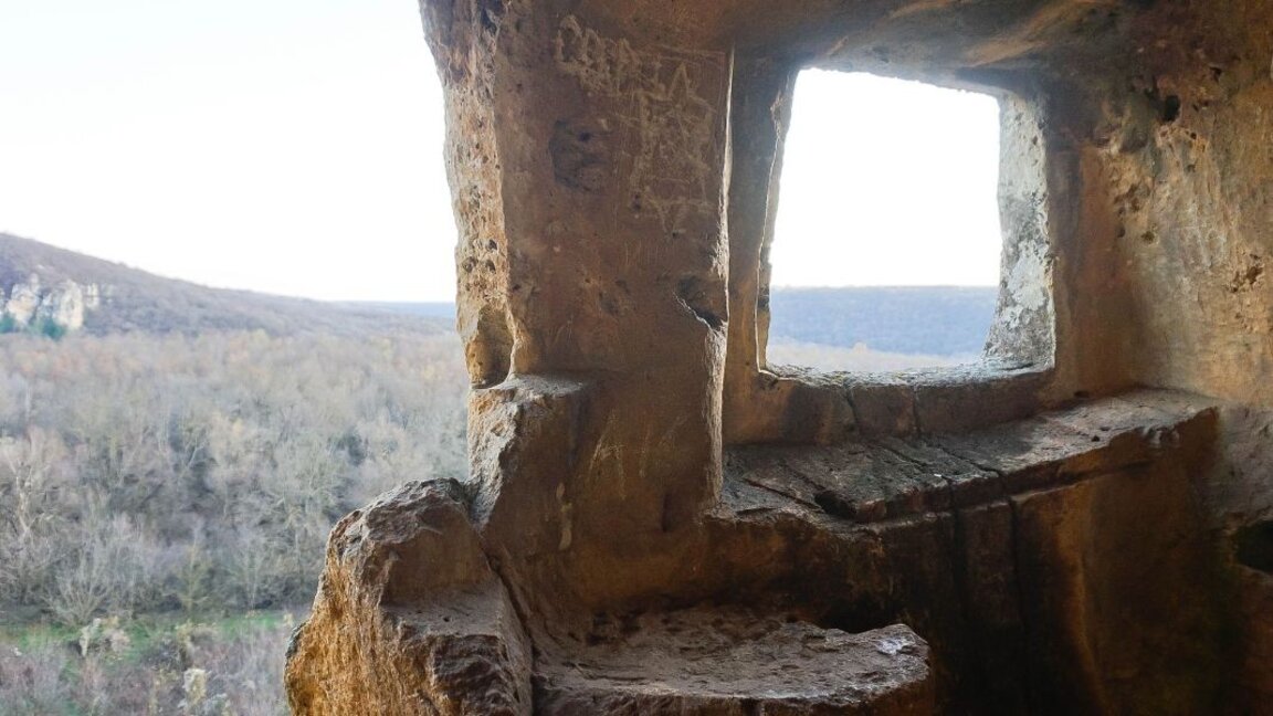 Sur les pas des moines médiévaux : la face cachée du monastère rupestre d’Ivanovo