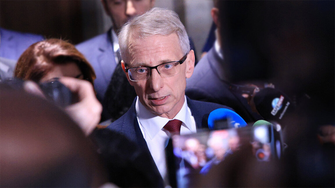 Денков няма да иска оставката на министъра на енергетиката Румен Радев