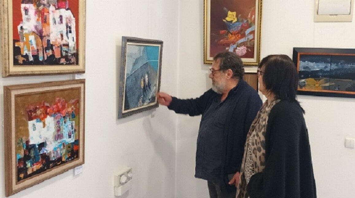 Изложба в Хасково подпомага талантливи студенти