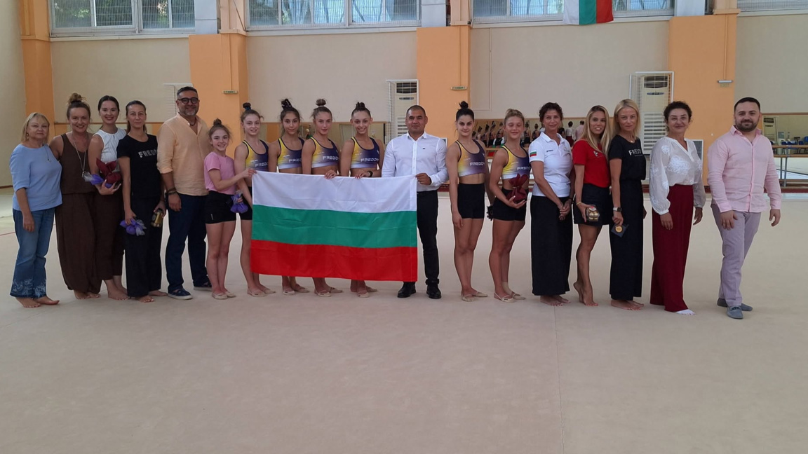 Тържествено изпратиха гимнастичките за СП във Франкфурт