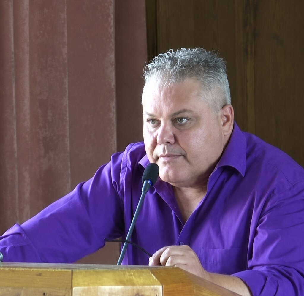 Юли Петров