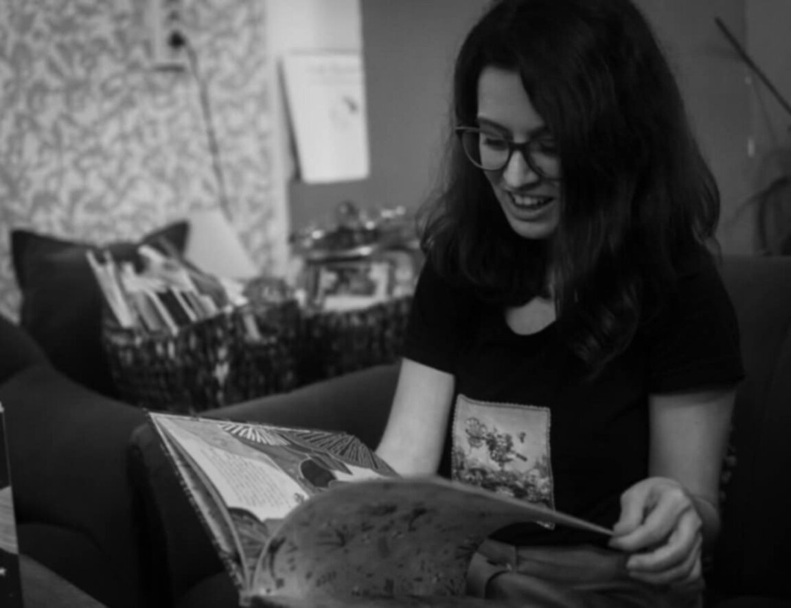 Анна-Мария Попова: За книгите с любов