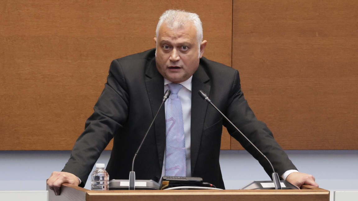 Министърът на вътрешните работи Емил Дечев в парламента