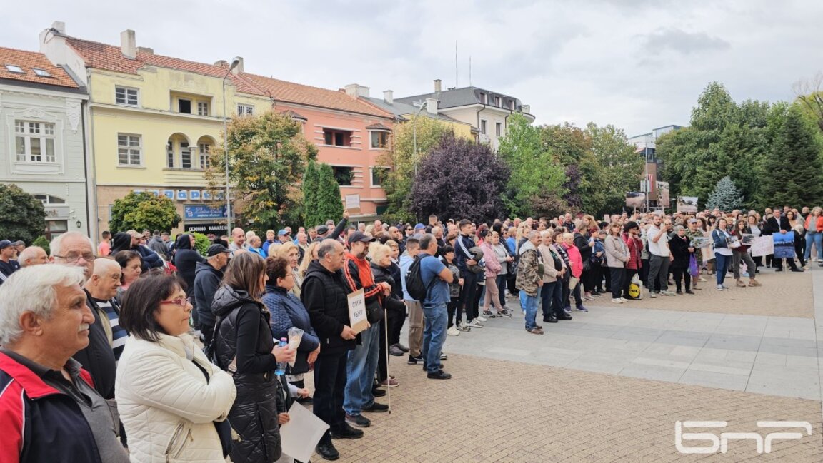 Жители на кв. "Речица" в Сливен настояват за приключване на водния проект