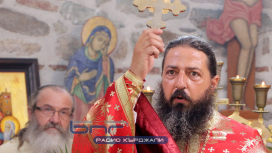 Свещеноиконом Николай Величков