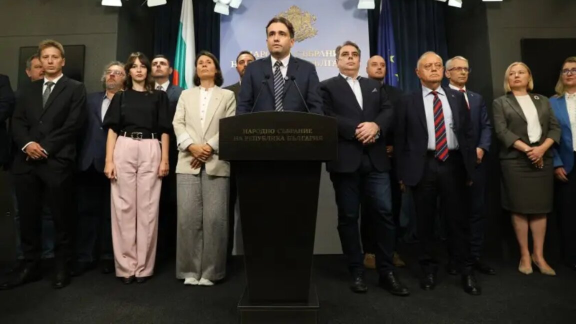 El PP-DB presenta una moción de censura contra el Gobierno de Rosen Zhelyazkov