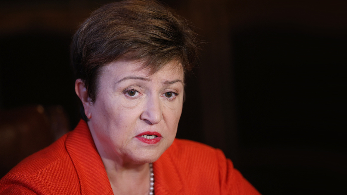 МВФ призова за ограничаване на големия д...