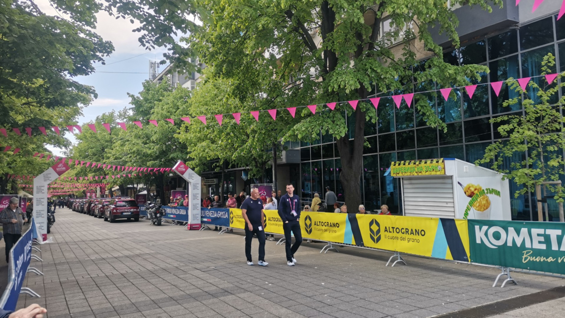 В очакване на старта на втория етап на Giro d’Italia