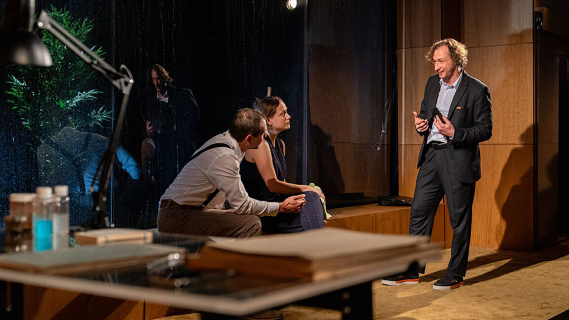 Леонид Йовчев: Театърът е важен и никога няма да дойде неговият край