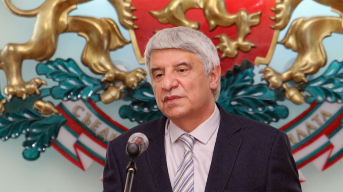 Проф. Пламен Павлов