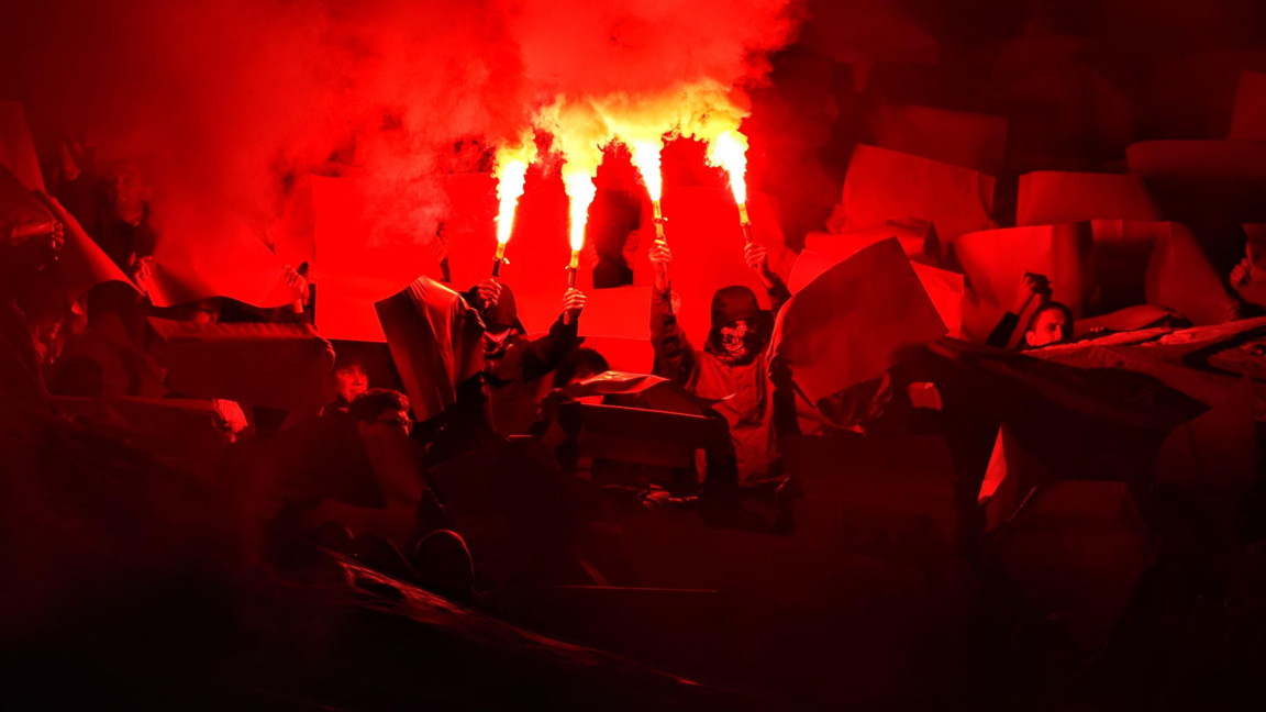 Привържениците на ЦСКА докараха солена глоба на клуба.