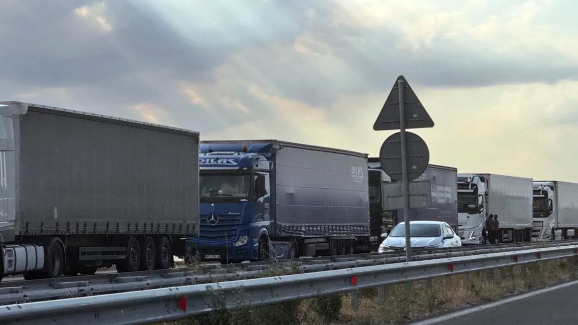 Heavy traffic for outbound trucks at Lesovo border crossing