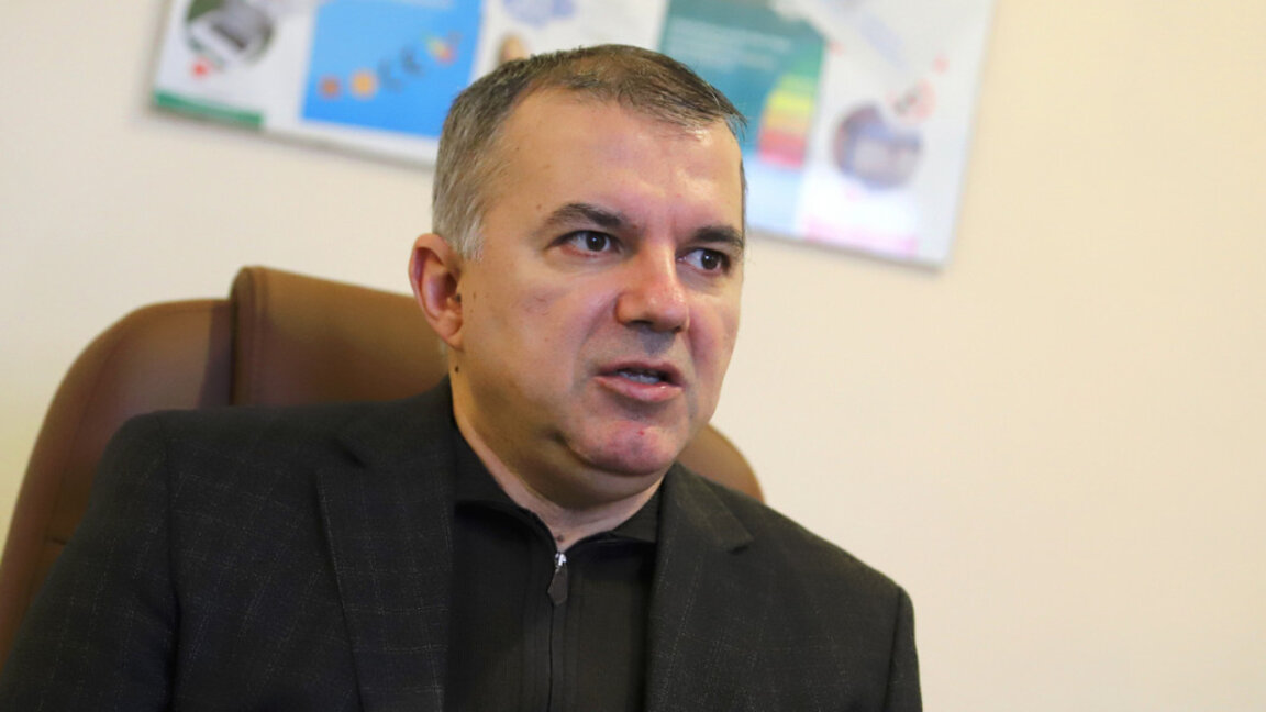 Богомил Николов