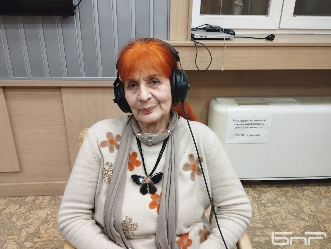 Надя Попова