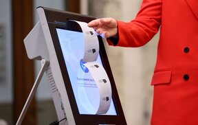 Първи информации в ЦИК: Изборният процес е започнал нормално