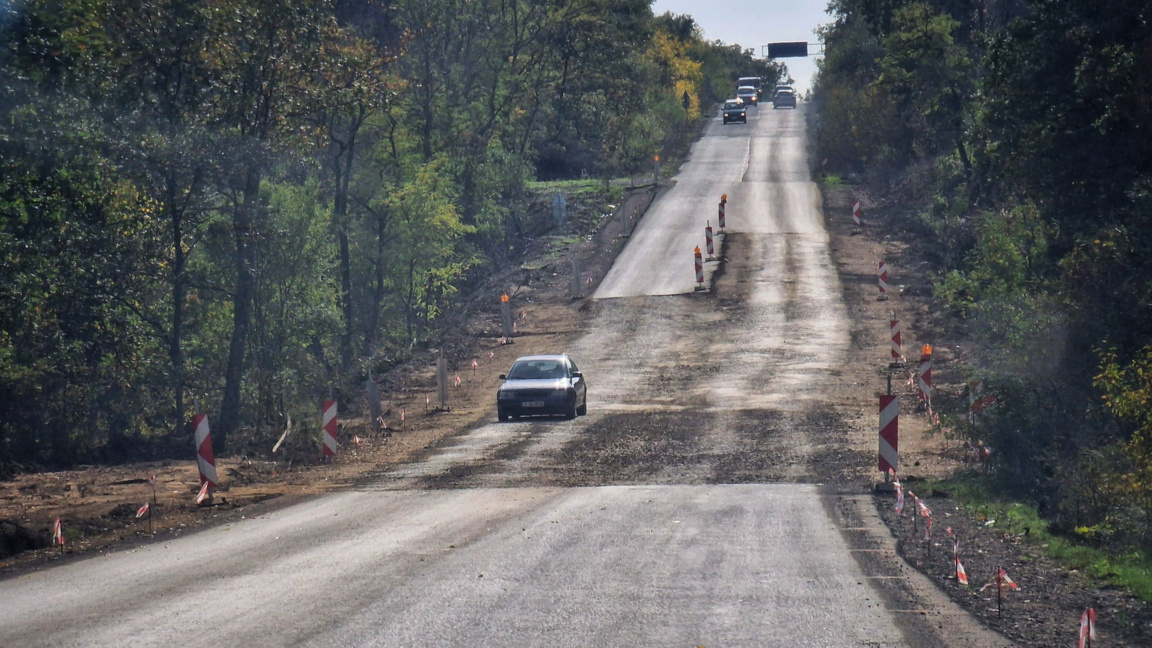 127 road repair works are being carried out across the national road network