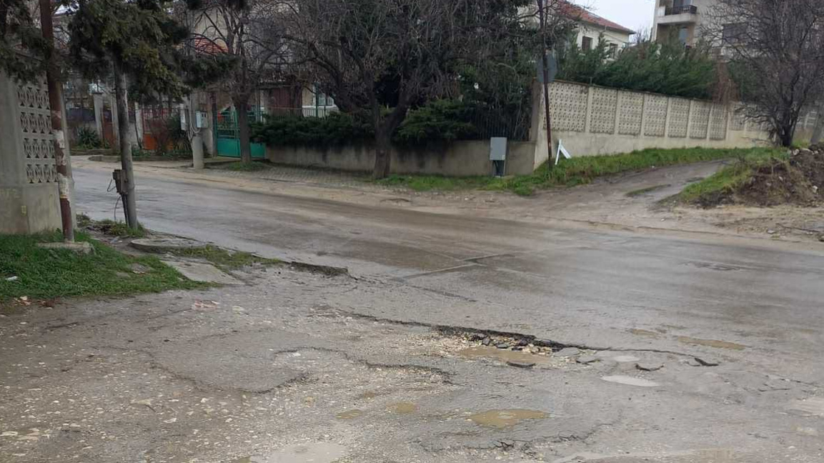 Майки с колички викат такси за 500 метра заради липса на тротоари във "Виница"