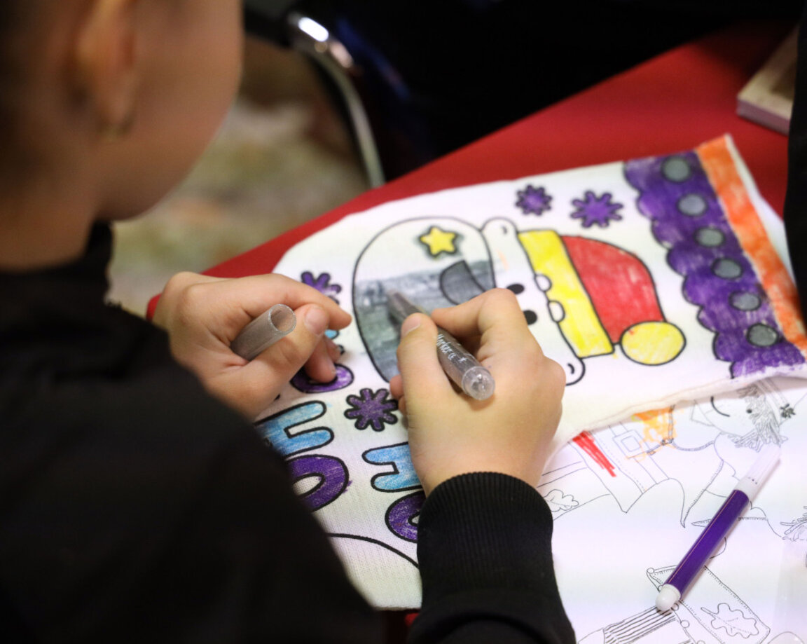 Подадена ръка от "Българската Коледа" и за Александра от Бургас