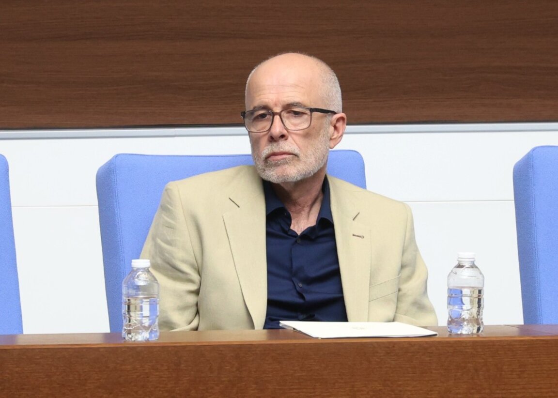 Олег Асенов