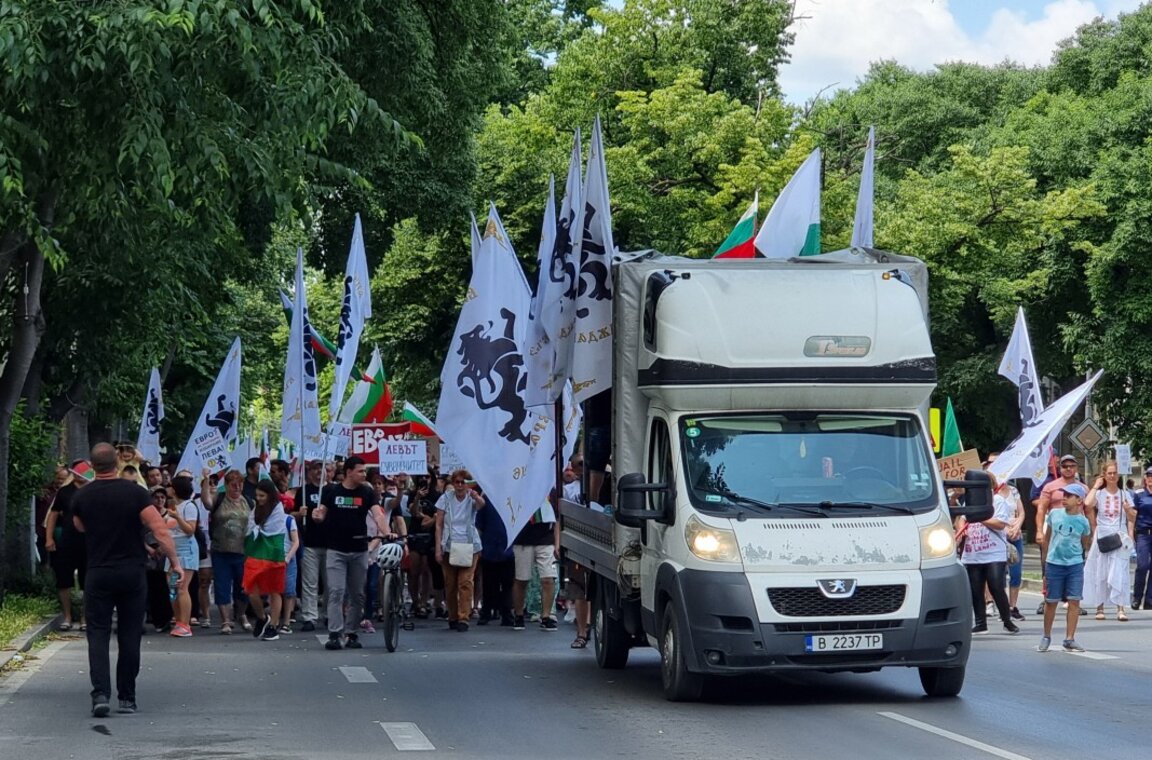Протестно шествие срещу въвеждане на еврото у нас се състоя във Варна