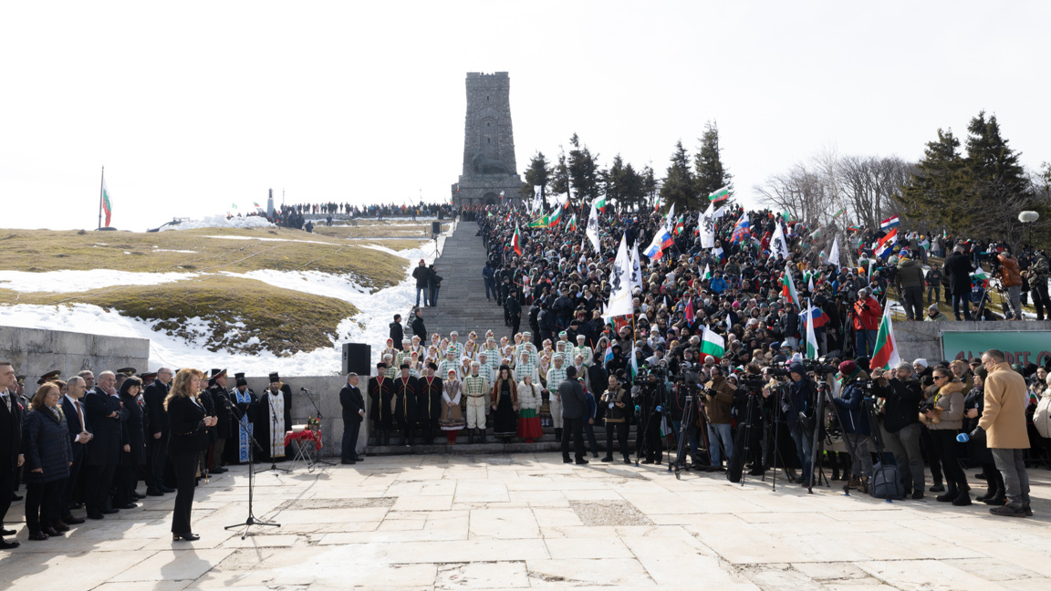 Държавният глава: Шипка е крепост на българската памет!