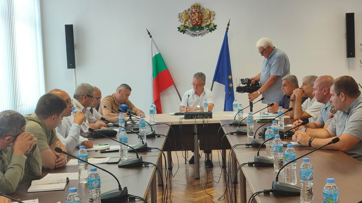 Без фойерверки на тържествата