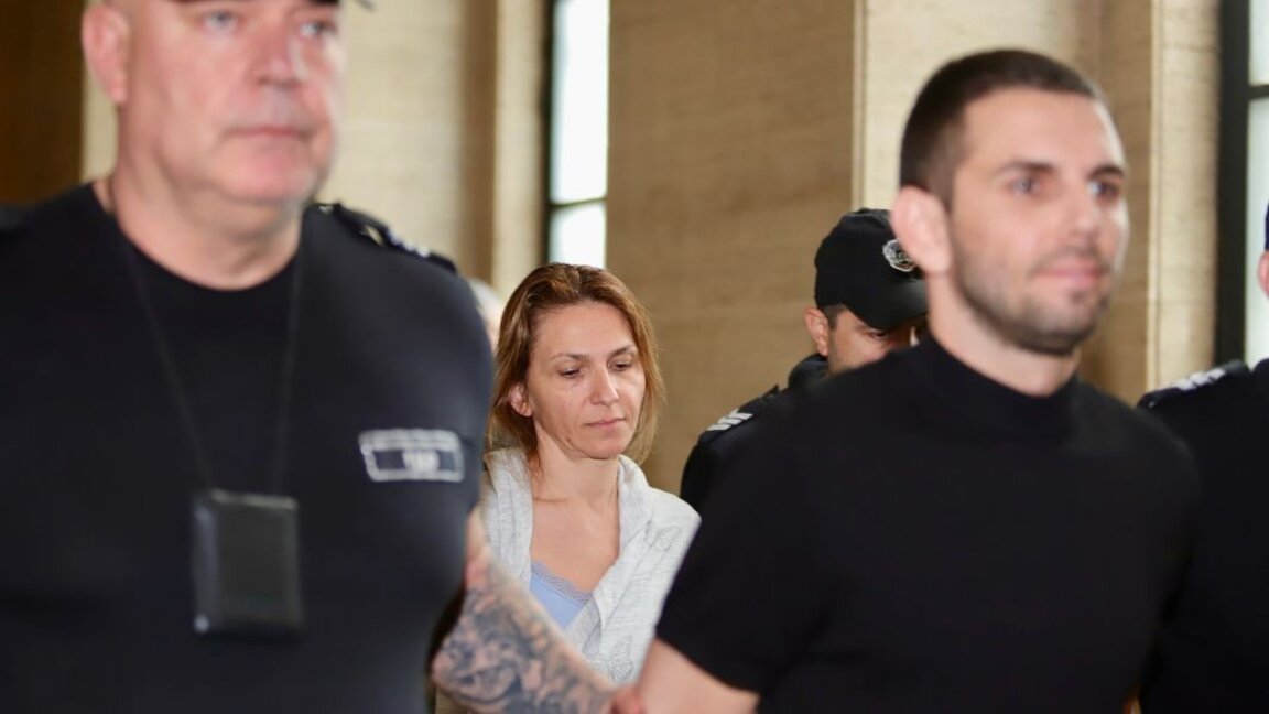 Ish-drejtoresha e doganave, Petja Bankova, mbetet përgjithmonë në paraburgim