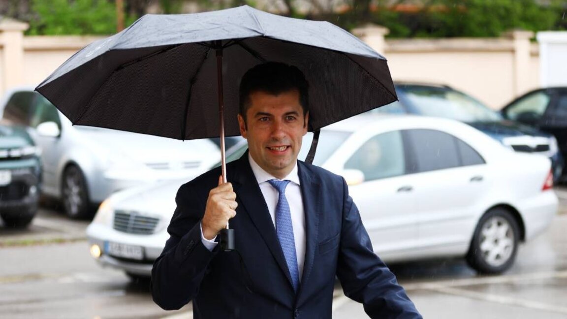 Кирил Петков е обвиняем по дело за принуда