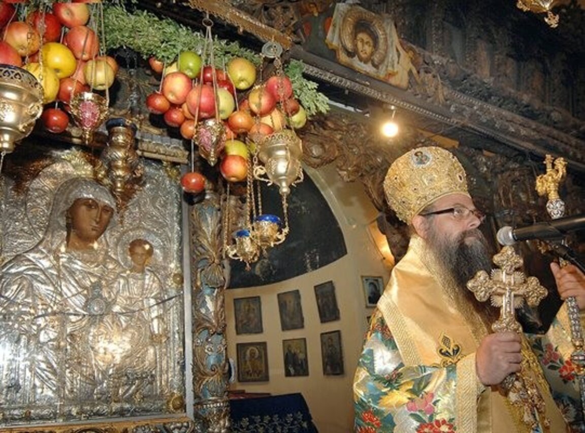 Дядо Николай с тържествена литургия в Асеновград