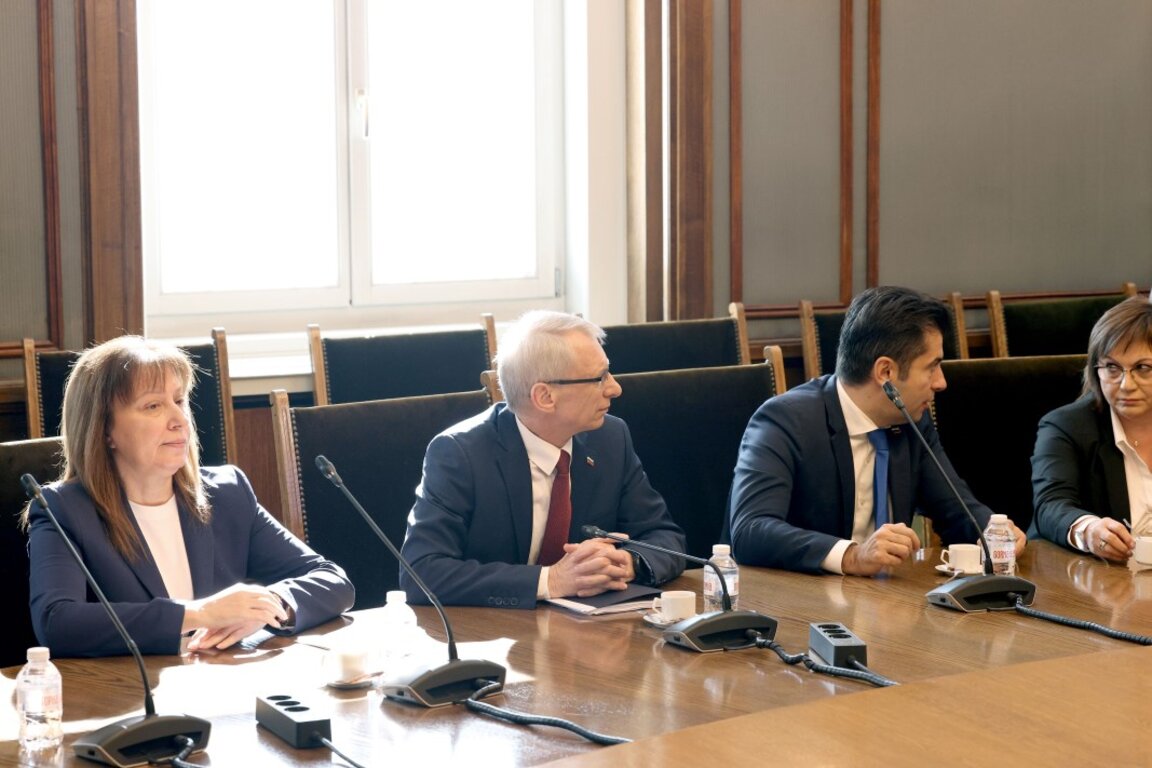 Guvernul este așteptat să adopte un plan actualizat de adoptare a monedei euro