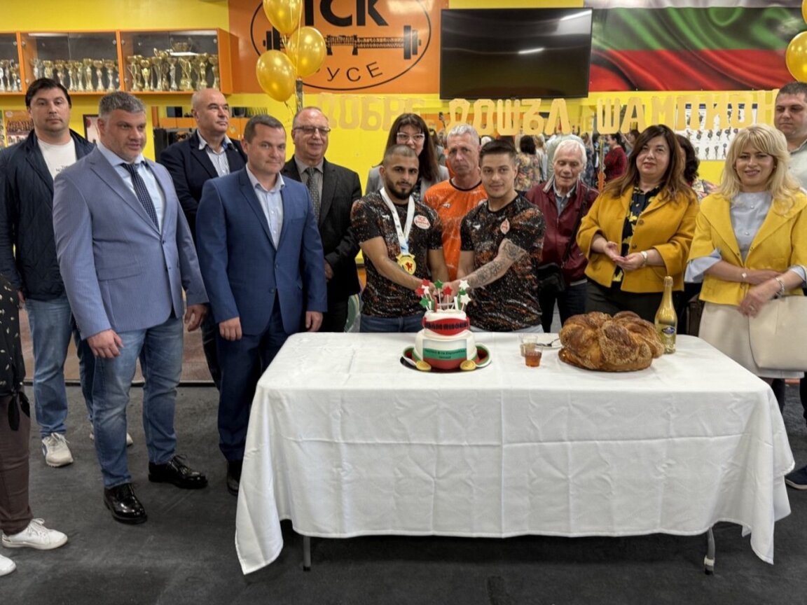 Шампионско посрещане на Ангел Русев