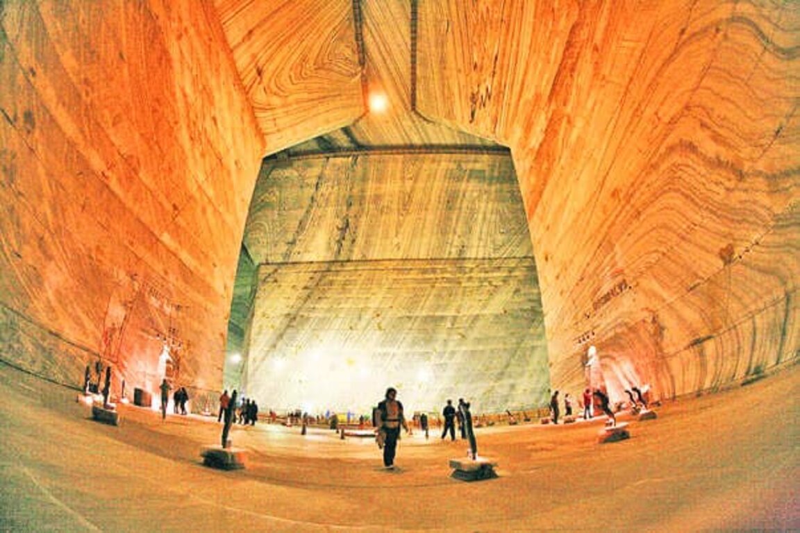 Приключения под земята