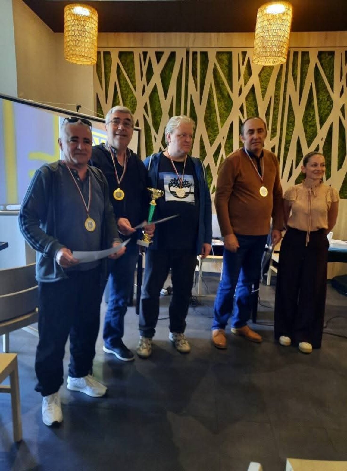 Силен бридж фестивал в Обзор излъчи победителите