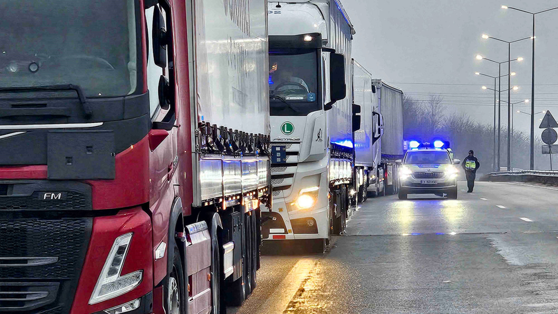 Kalimet kufitare janë të hapura, trafiku është normal
