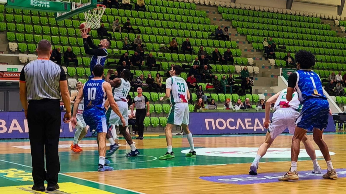 Академик на четвъртфинал за купата по баскетбол