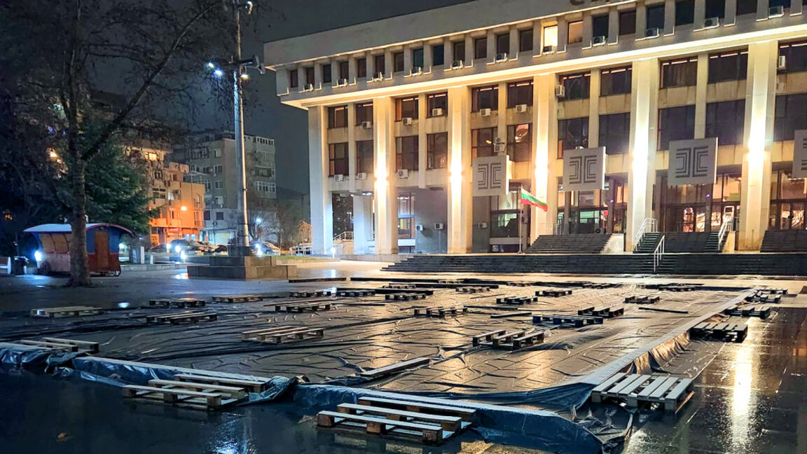 Ледена пързалка ще бъде отворена в Бургас от понеделник