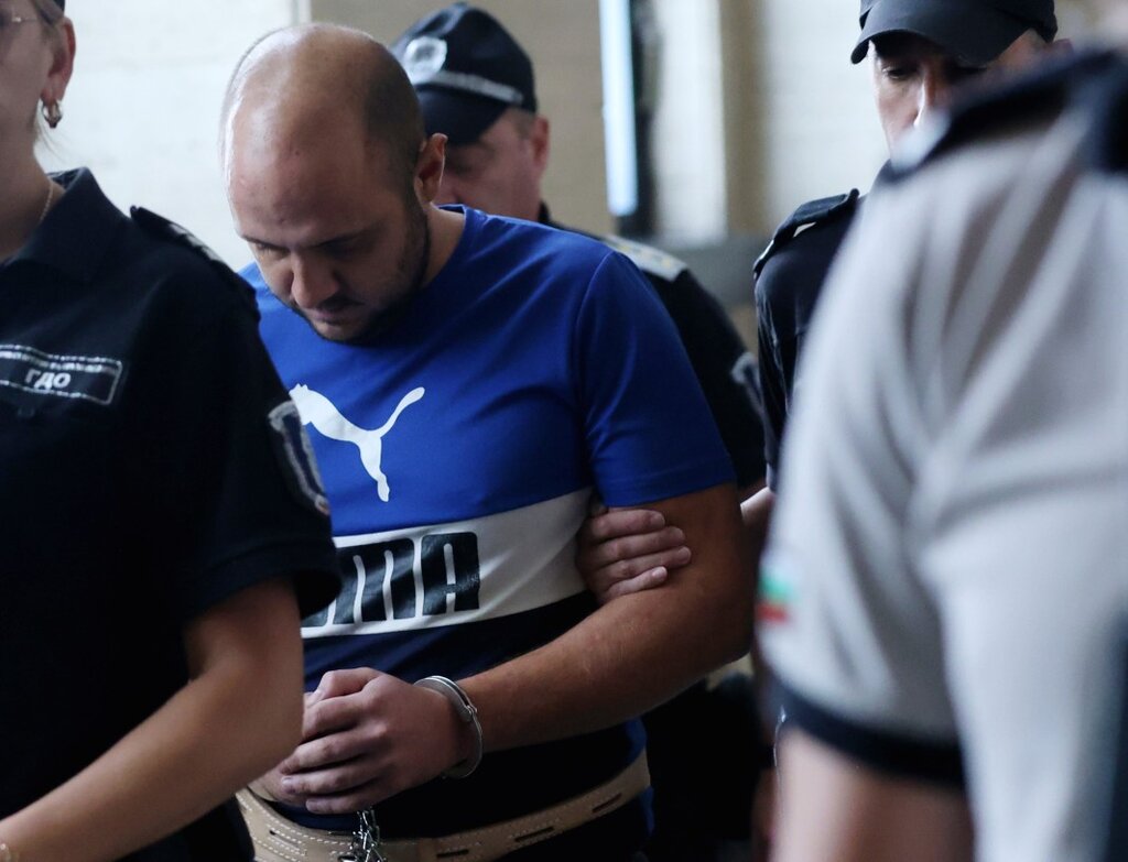 Съдът остави в ареста обвинения за тероризъм заради палеж във Велико Търново