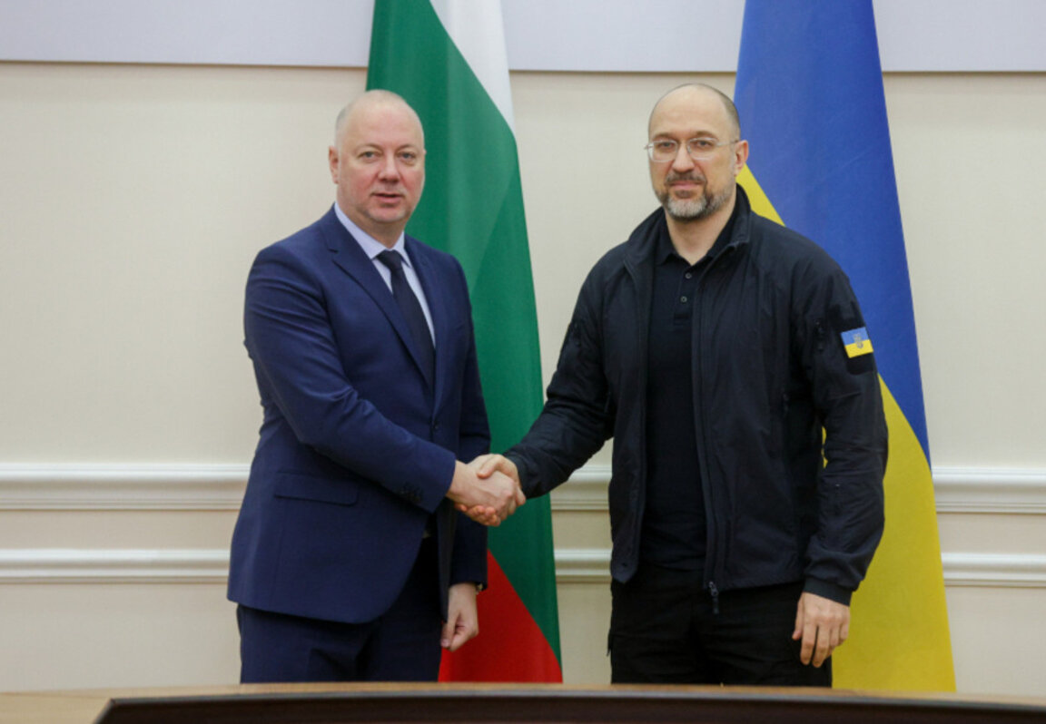 Премьер-министр Украины поздравил Росена Желязкова с избранием премьер-министром Болгарии