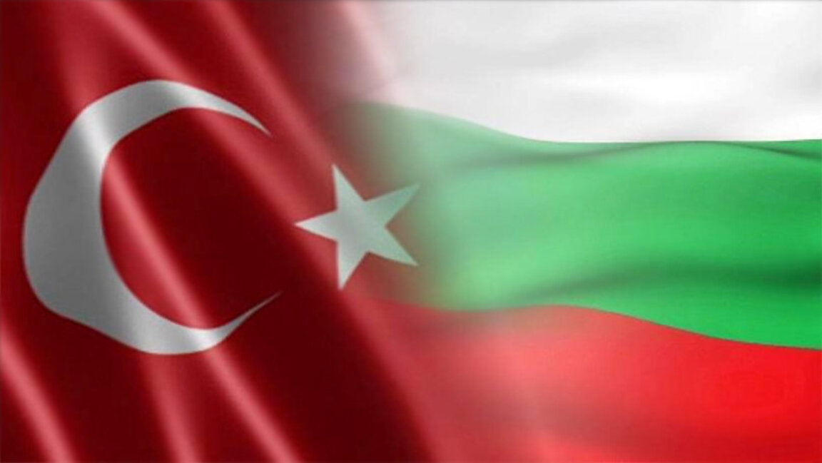 Hükümet, Türkiye ile sınır ötesi askeri uçuşlar anlaşmasını onayladı