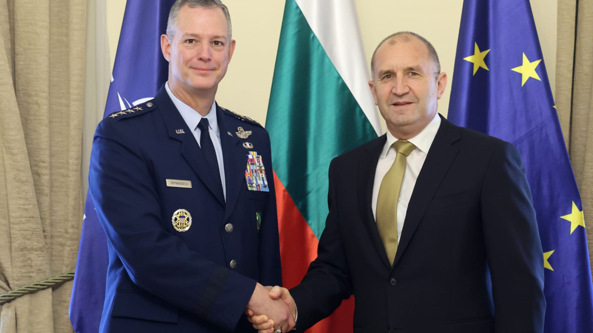 NATO’nun Avrupa Yüksek Müttefik Komutanı, Başbakan Rumen Radev ile görüştü